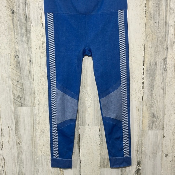 Fabletics High-Waisted Seamless Check Leggings Blue White Size Medium - Picture 7 of 9